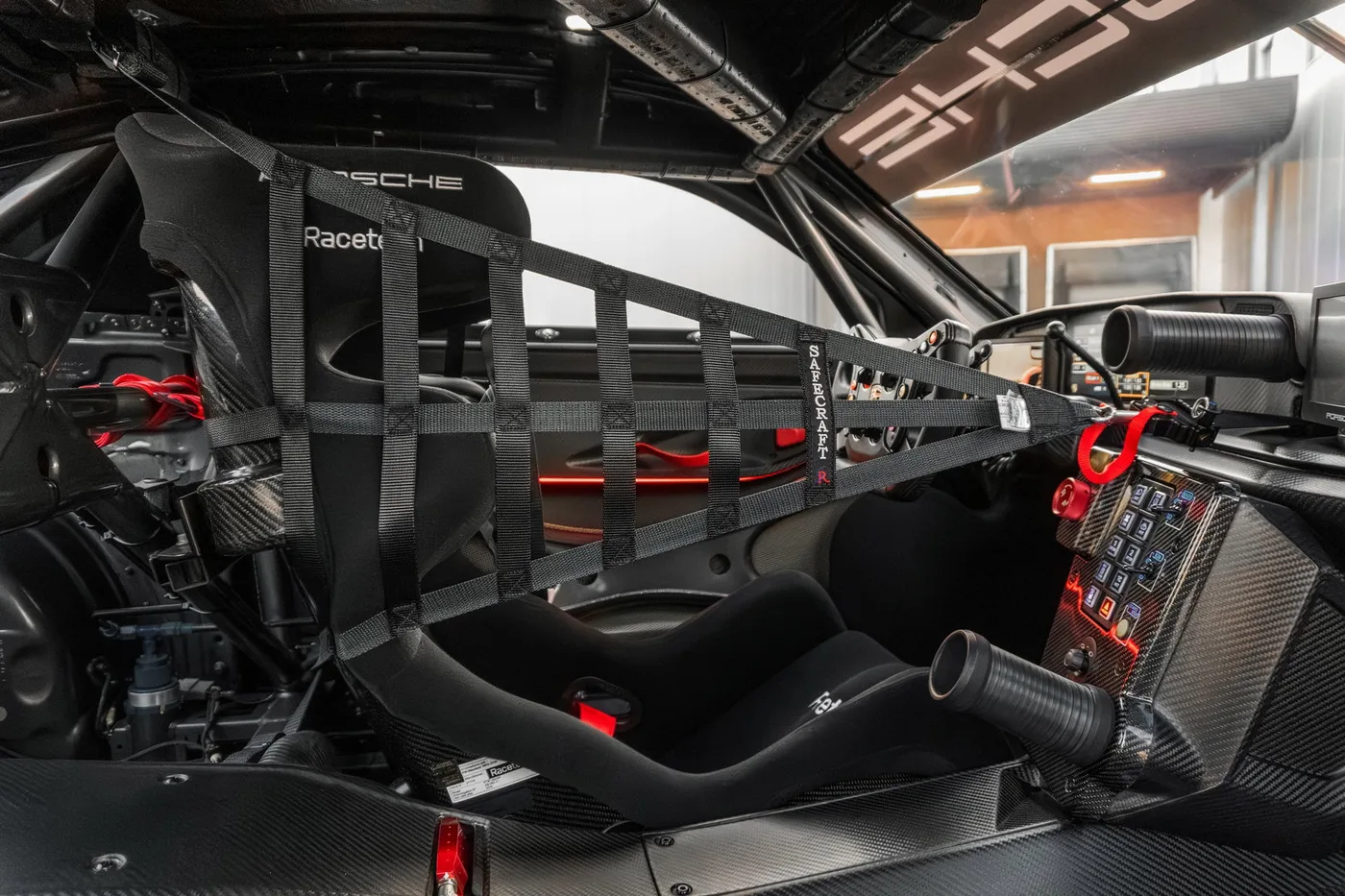 2025 Porsche 911 GT3 R Rennsport offered by a supercar dealer in Woerden, Netherlands, photo 19 of 25