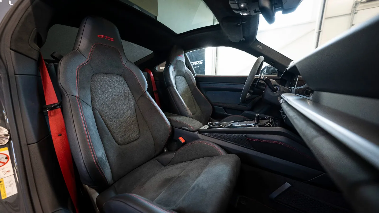 2025 Porsche 911 Carrera 4 GTS, 10/11