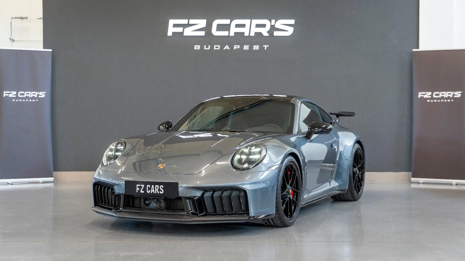 2025 Porsche 911 Carrera 4 GTS angeboten von einem Fachhändler in Budapest, Ungarn, Hauptfoto