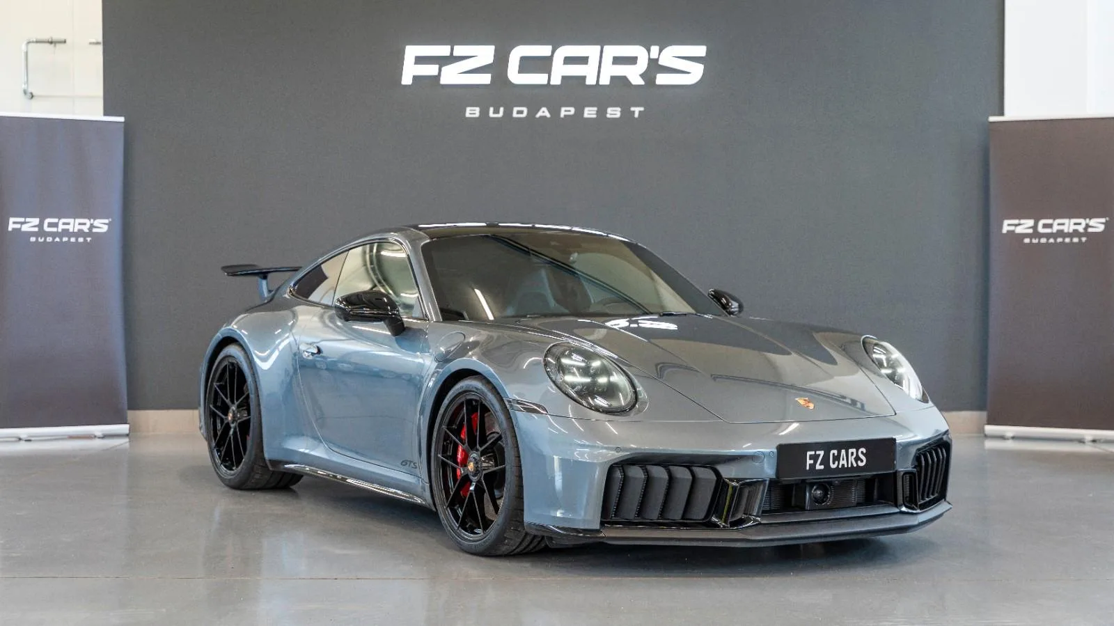 2025 Porsche 911 Carrera 4 GTS, 2/14