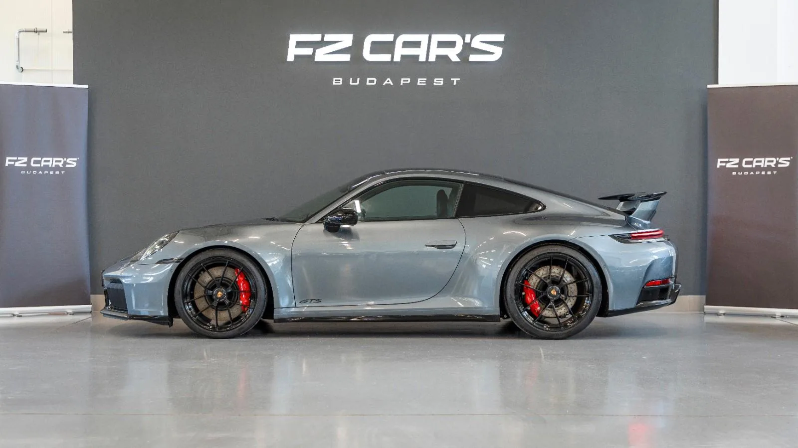 2025 Porsche 911 Carrera 4 GTS, 3/14