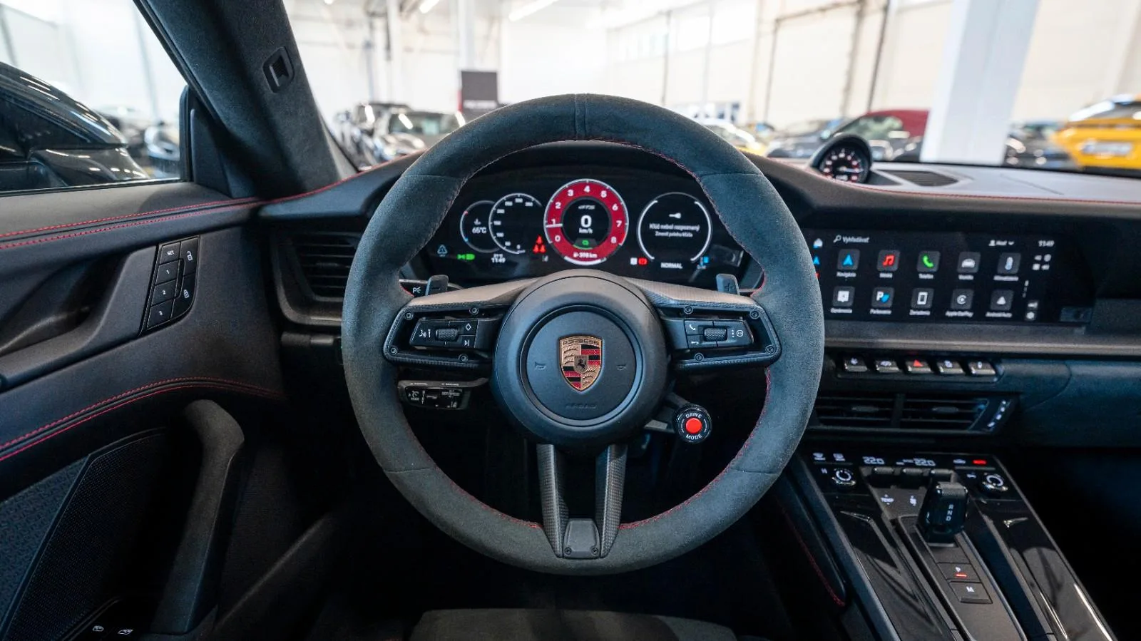 2025 Porsche 911 Carrera 4 GTS, 8/14