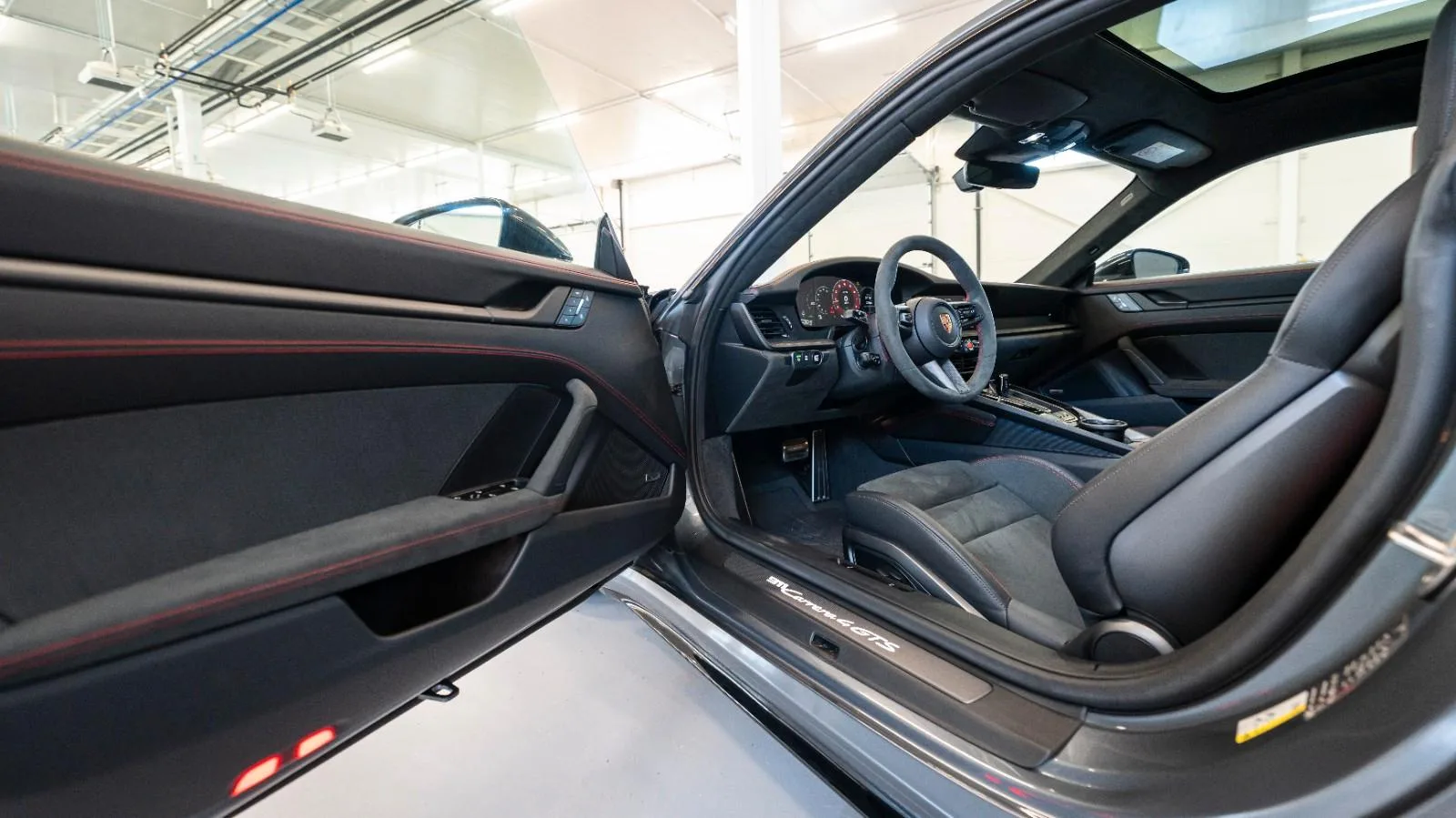 2025 Porsche 911 Carrera 4 GTS, 14/14
