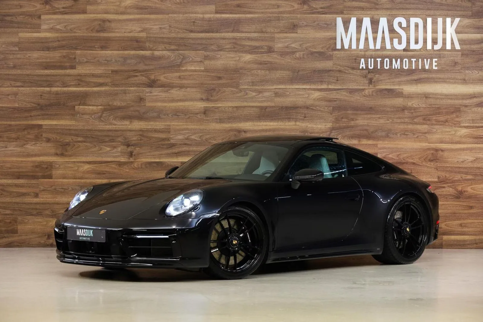 2025 Porsche 911 Carrera 4 GTS proposée par un concessionnaire spécialisé à Werkendam, Pays-Bas, photo principale
