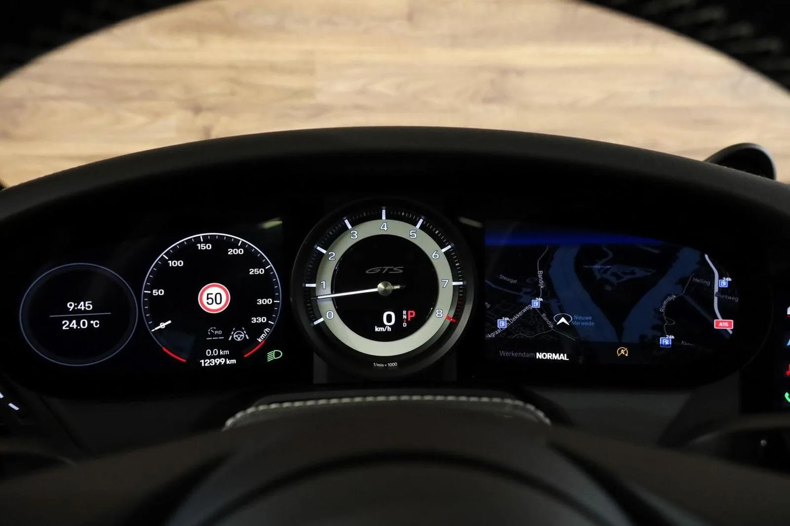 2025 Porsche 911 Carrera 4 GTS, 24/30