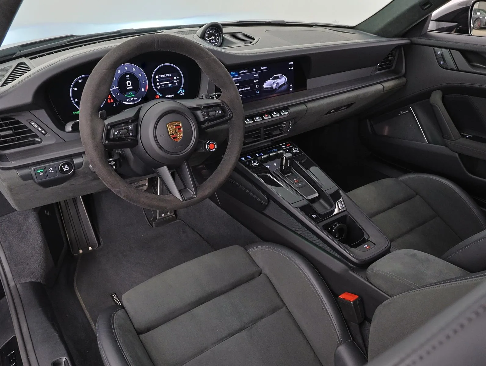 2025 Porsche 911 Carrera 4 GTS T-Hybrid, 12/28