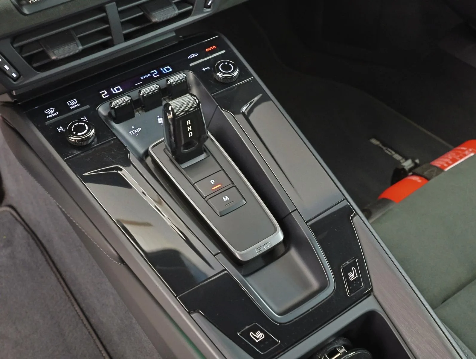 2025 Porsche 911 Carrera 4 GTS T-Hybrid, 15/28