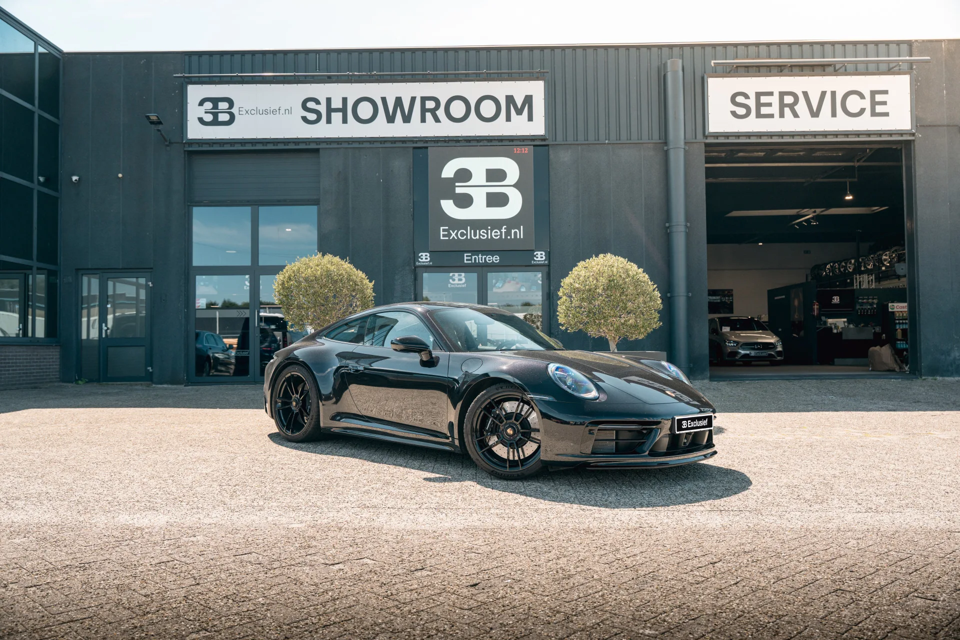2025 Porsche 911 Carrera 4 GTS, 2/21