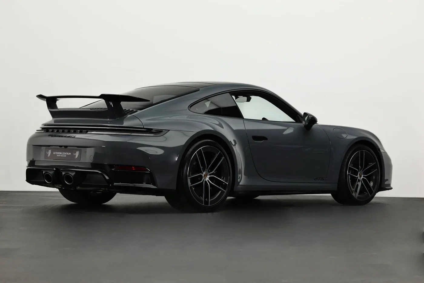 2025 Porsche 911 Carrera 4 GTS offered by a supercar dealer in Viernheim, Germany, photo 9 of 25