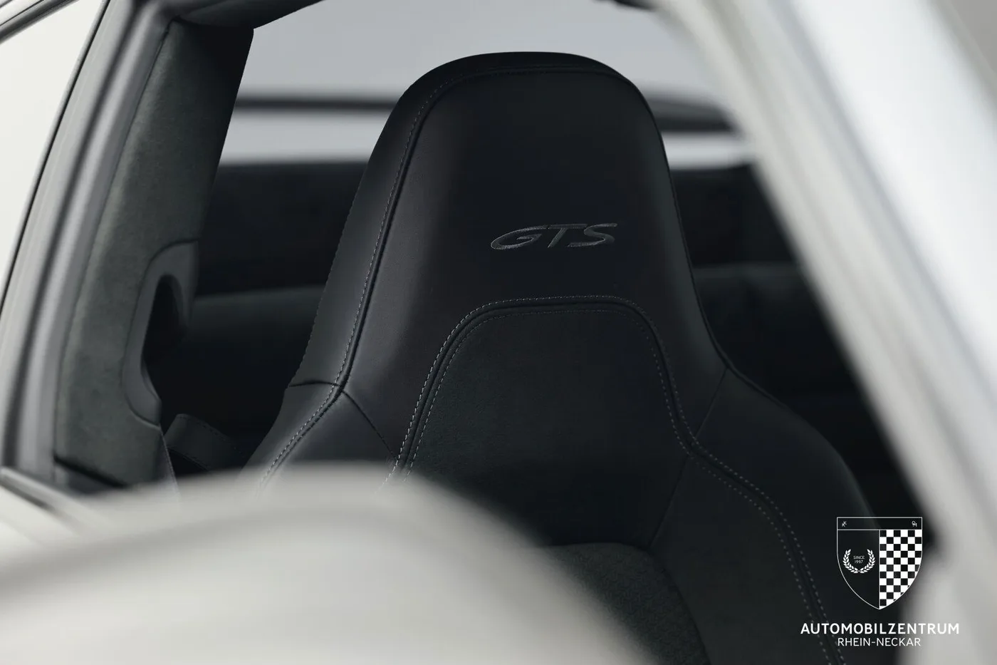 2025 Porsche 911 Carrera 4 GTS offered by a supercar dealer in Viernheim, Germany, photo 12 of 25
