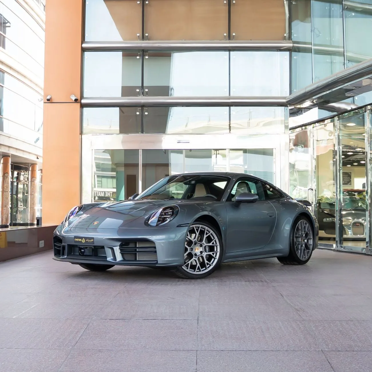 2025 Porsche 911 Carrera angeboten von einem Fachhändler in Dubai, Vereinigte Arabische Emirate, Hauptfoto