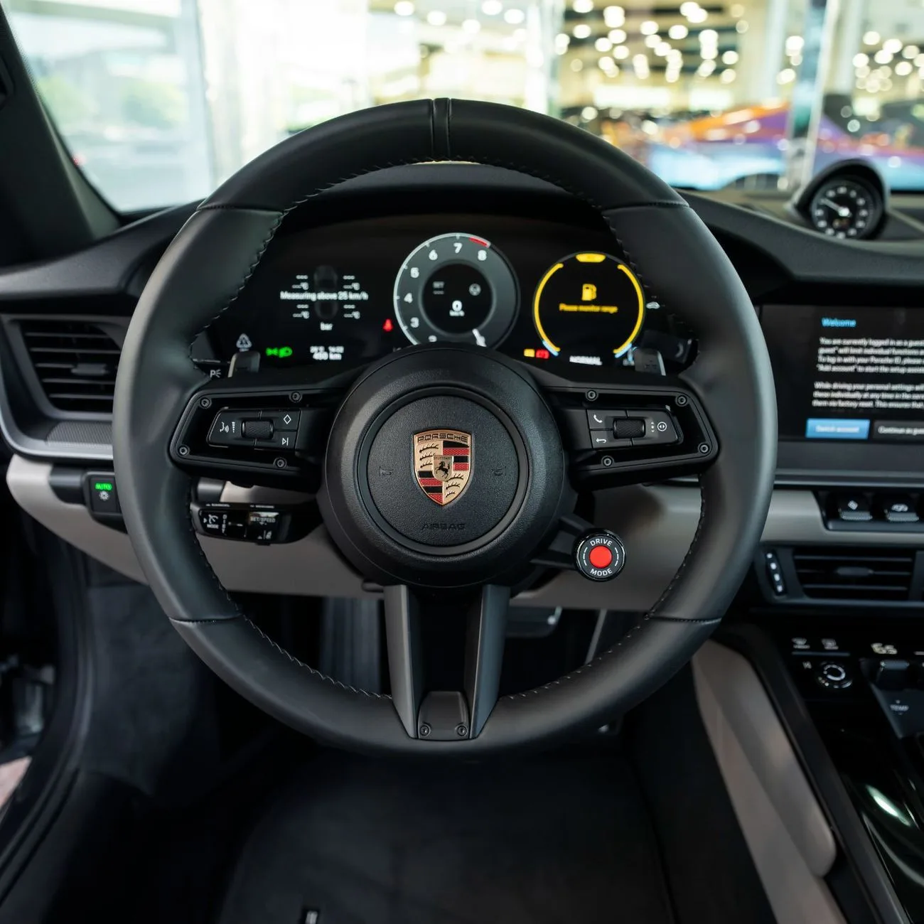 2025 Porsche 911 Carrera angeboten von einem Fachhändler in Dubai, Vereinigte Arabische Emirate, Foto 8 von 12