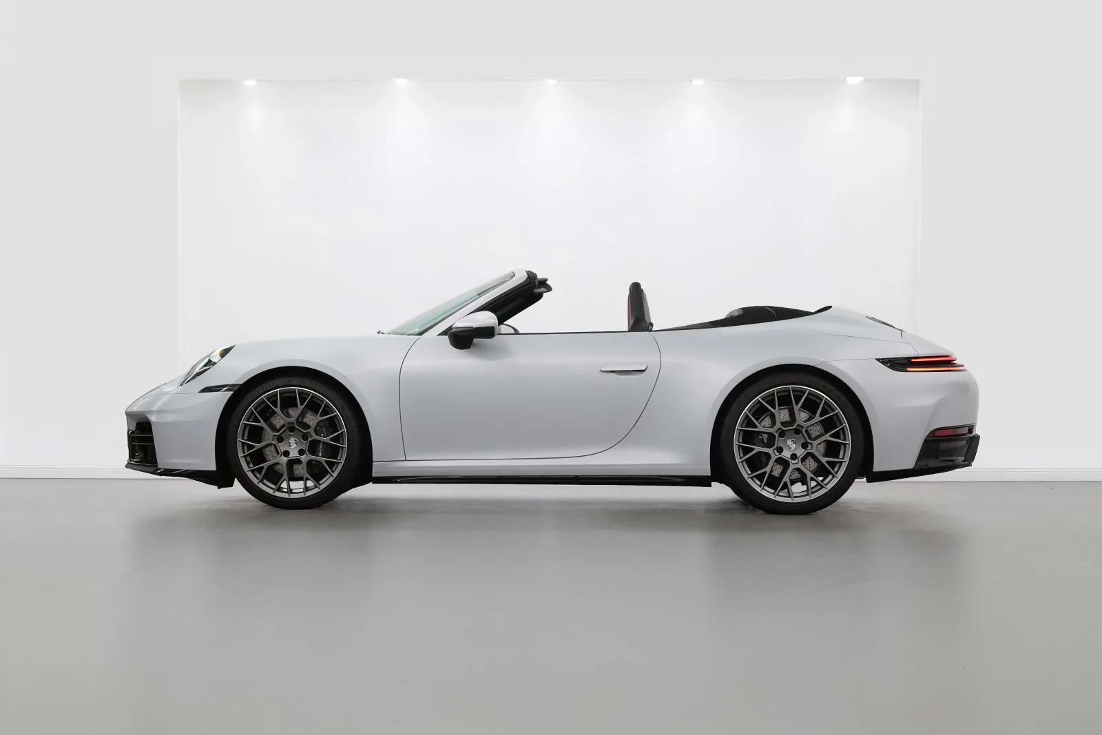 2025 Porsche 911 Carrera Cabriolet, 2/14
