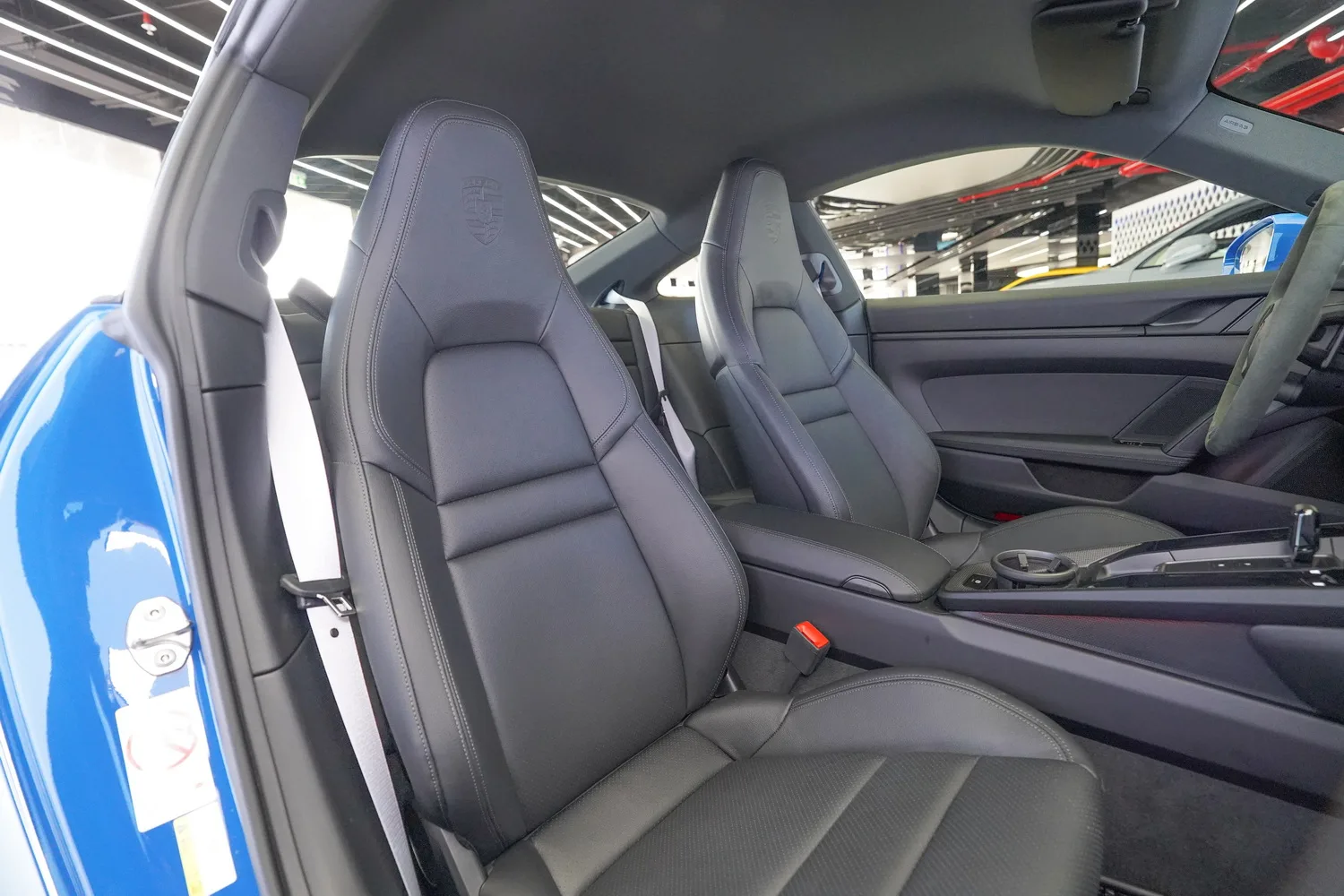 2025 Porsche 911 Carrera, 12/15