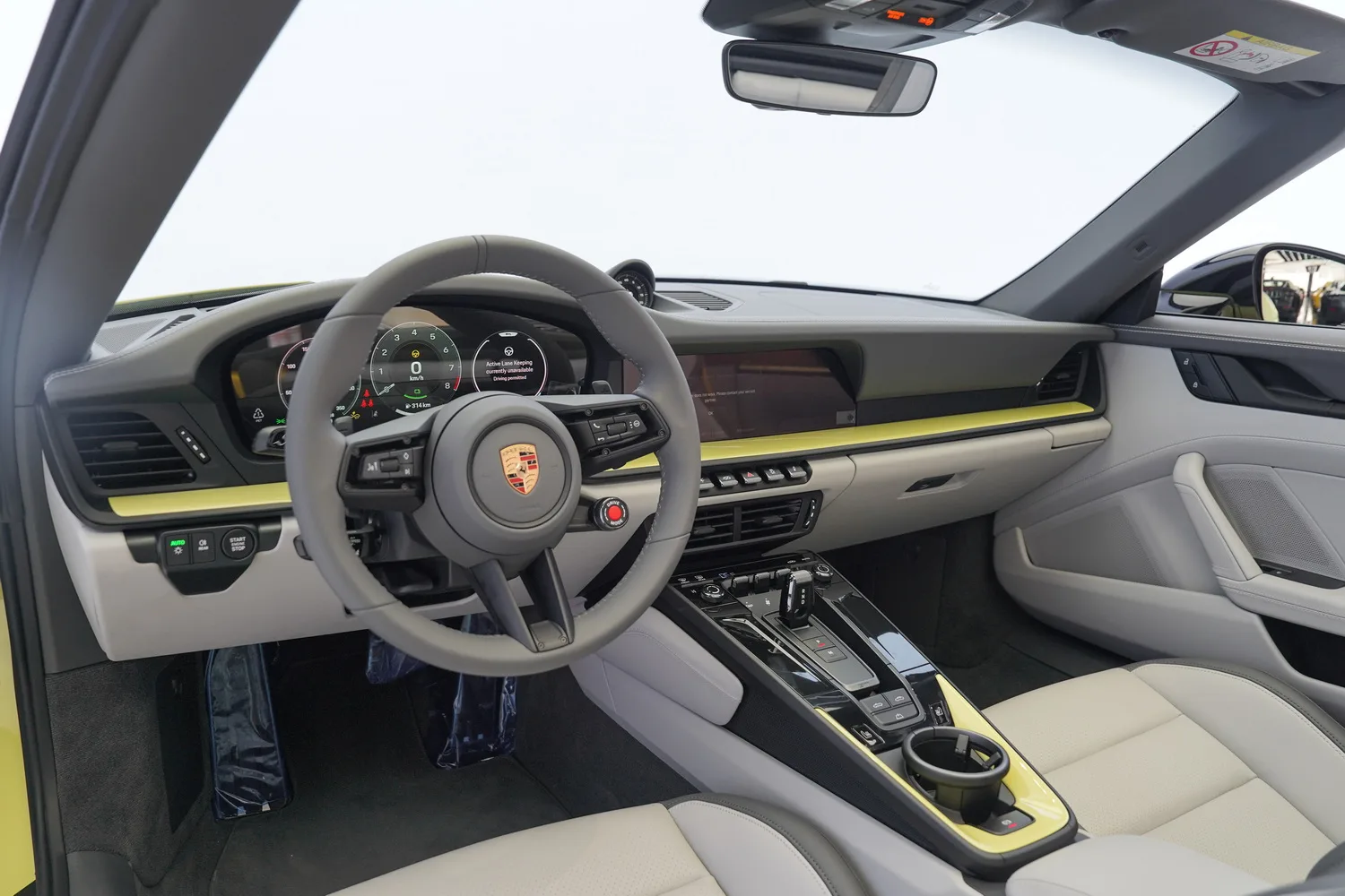 2025 Porsche 911 Carrera GTS Cabriolet, 7/19