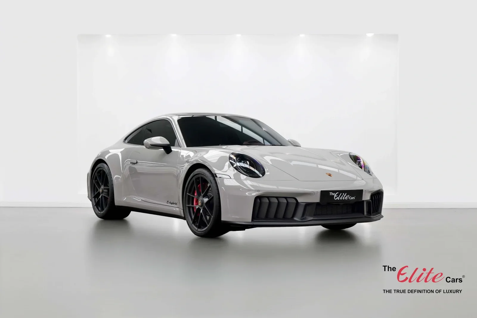 2025 Porsche 911 Carrera GTS T-Hybrid angeboten von einem Fachhändler in Dubai, Vereinigte Arabische Emirate, Hauptfoto