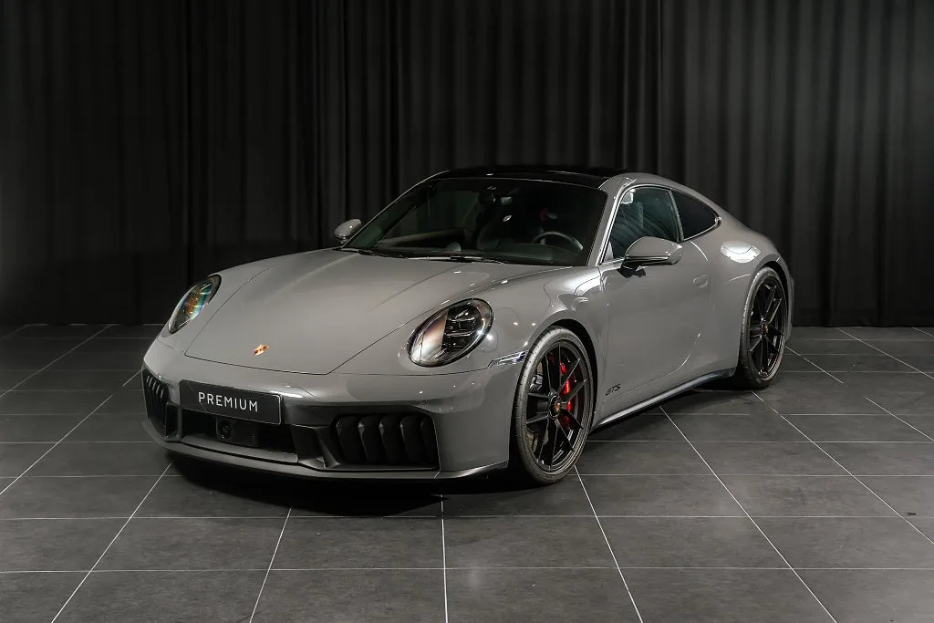 2025 Porsche 911 Carrera GTS offered by an authorised dealer in Arlöv, Sweden, main photo