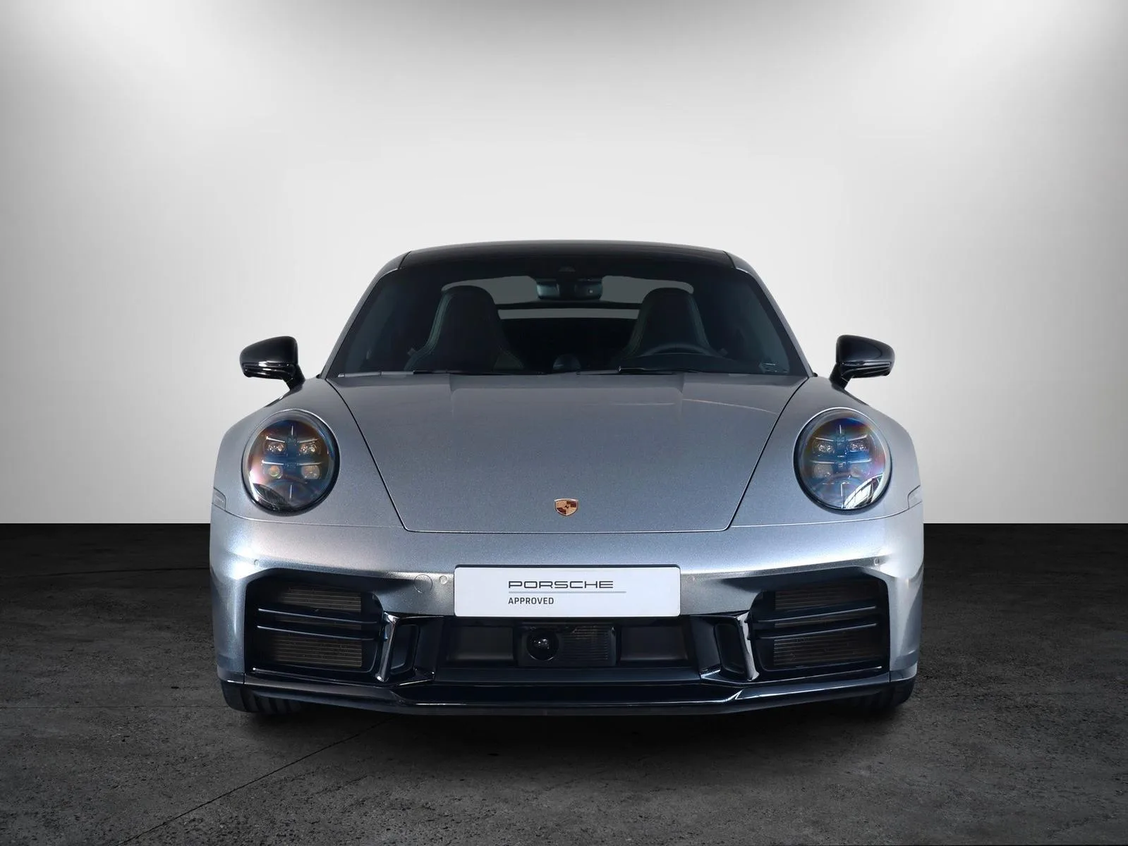 2025 Porsche 911 Carrera, 2/28