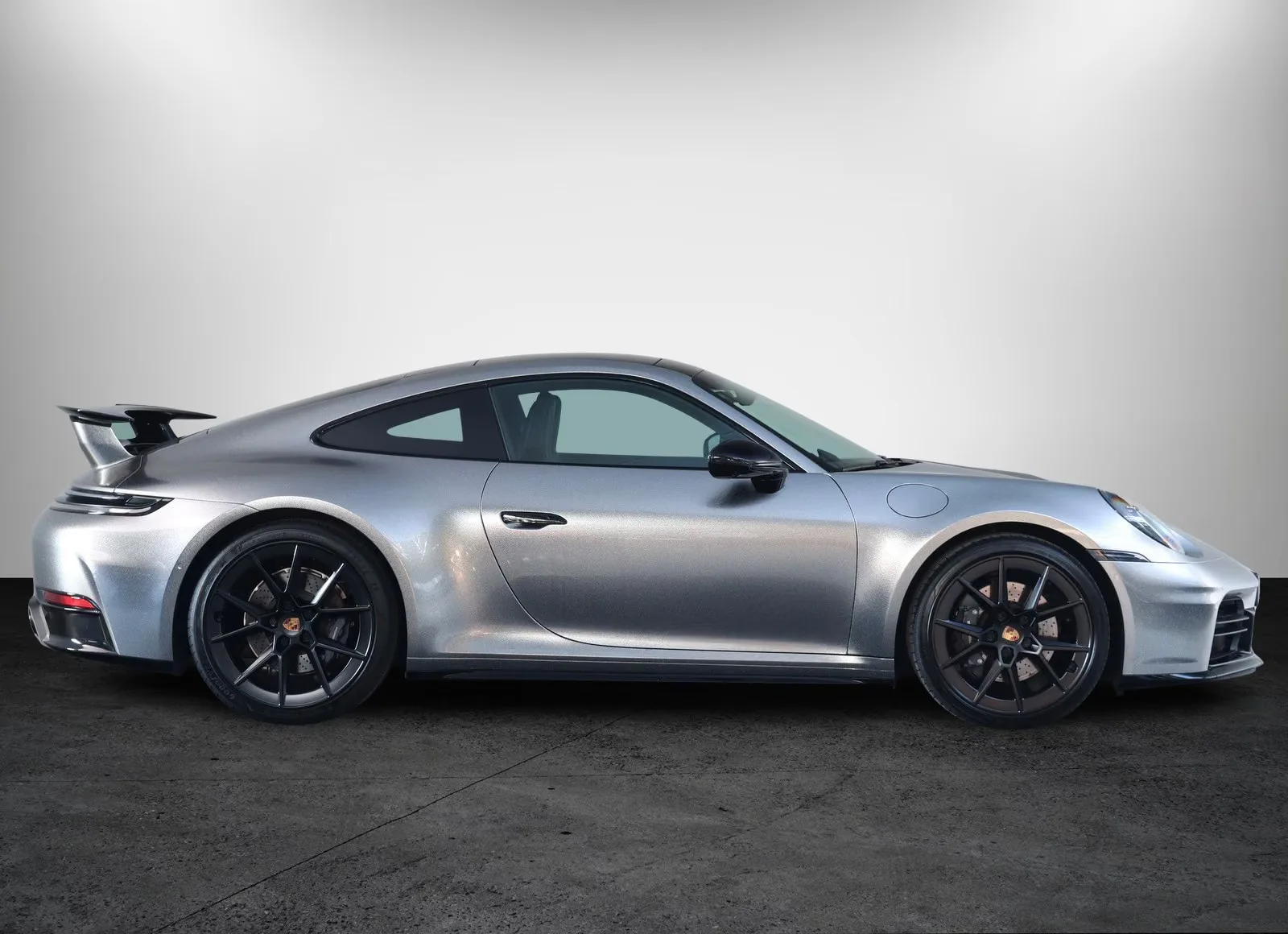 2025 Porsche 911 Carrera, 8/28