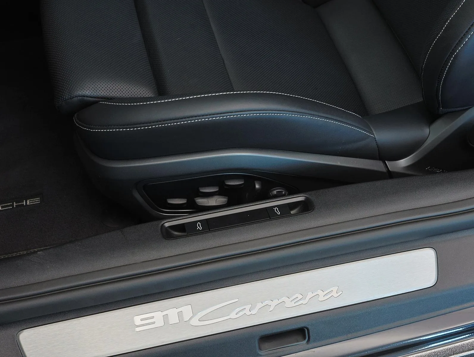 2025 Porsche 911 Carrera, 10/28