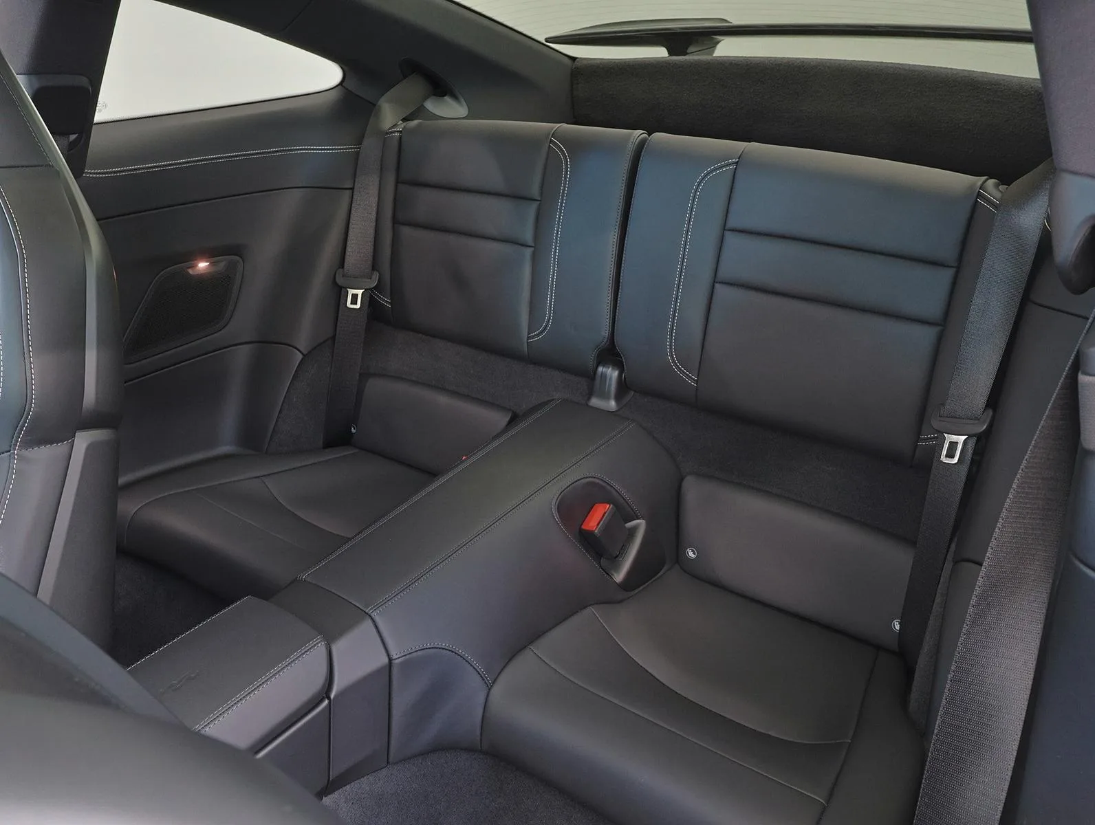 2025 Porsche 911 Carrera, 24/28