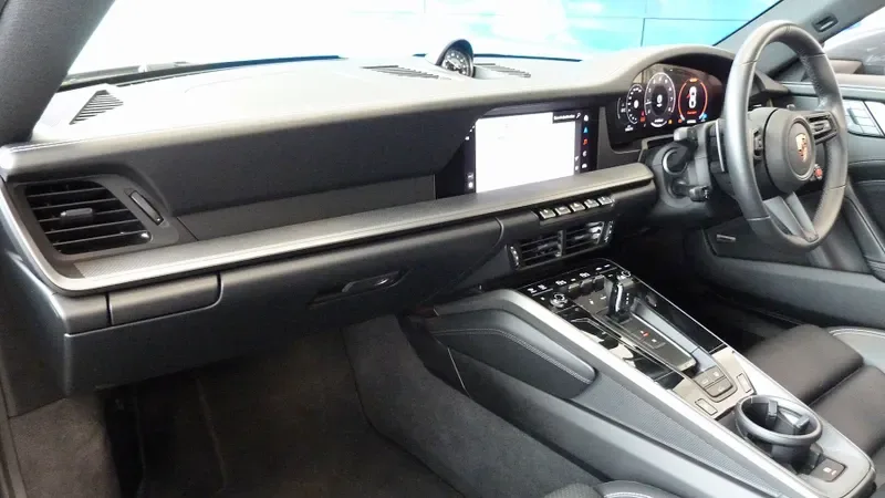 2025 Porsche 911 Carrera S, 3/28