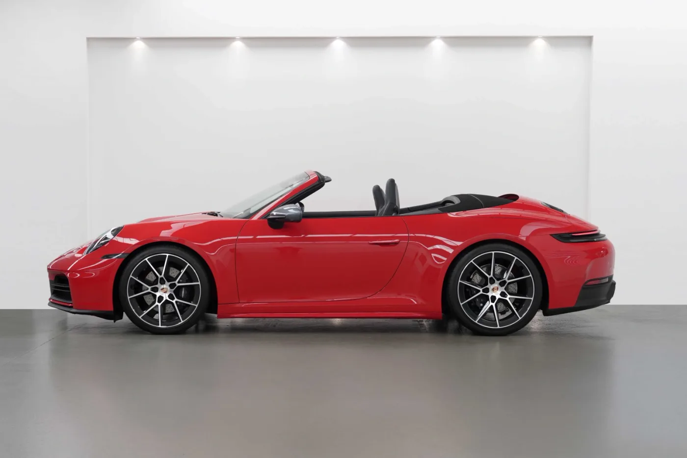 2025 Porsche 911 Carrera T angeboten von einem Fachhändler in Dubai, Vereinigte Arabische Emirate, Foto 3 von 10