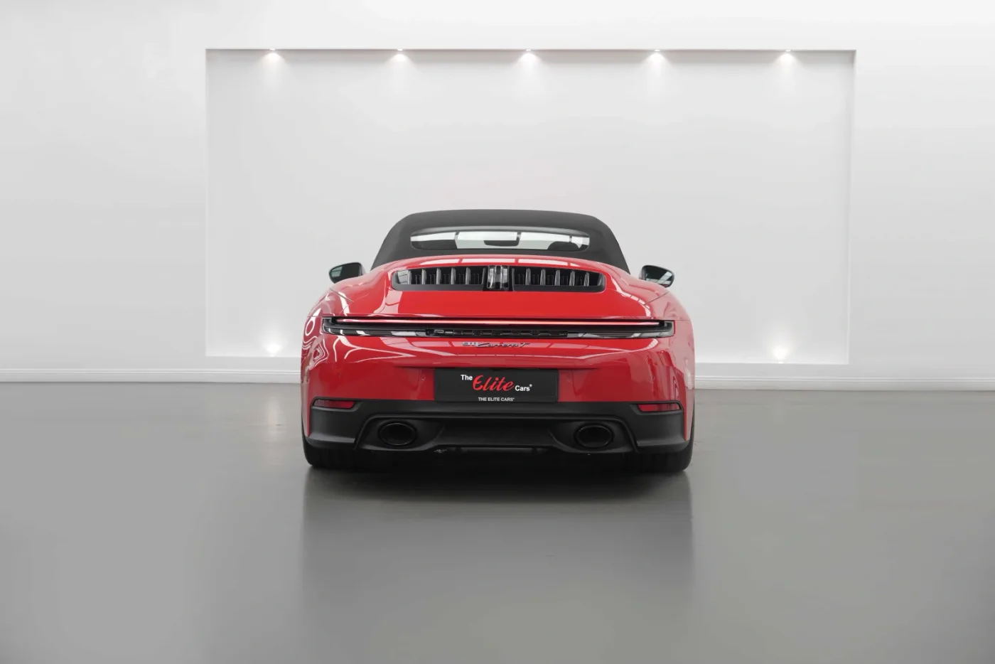 2025 Porsche 911 Carrera T angeboten von einem Fachhändler in Dubai, Vereinigte Arabische Emirate, Foto 4 von 10
