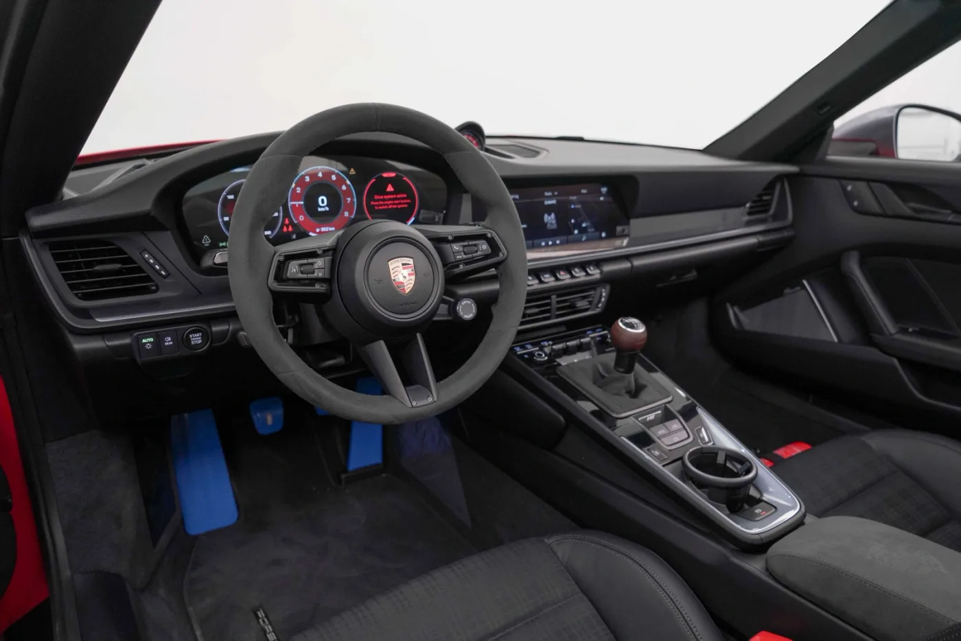 2025 Porsche 911 Carrera T angeboten von einem Fachhändler in Dubai, Vereinigte Arabische Emirate, Foto 10 von 10
