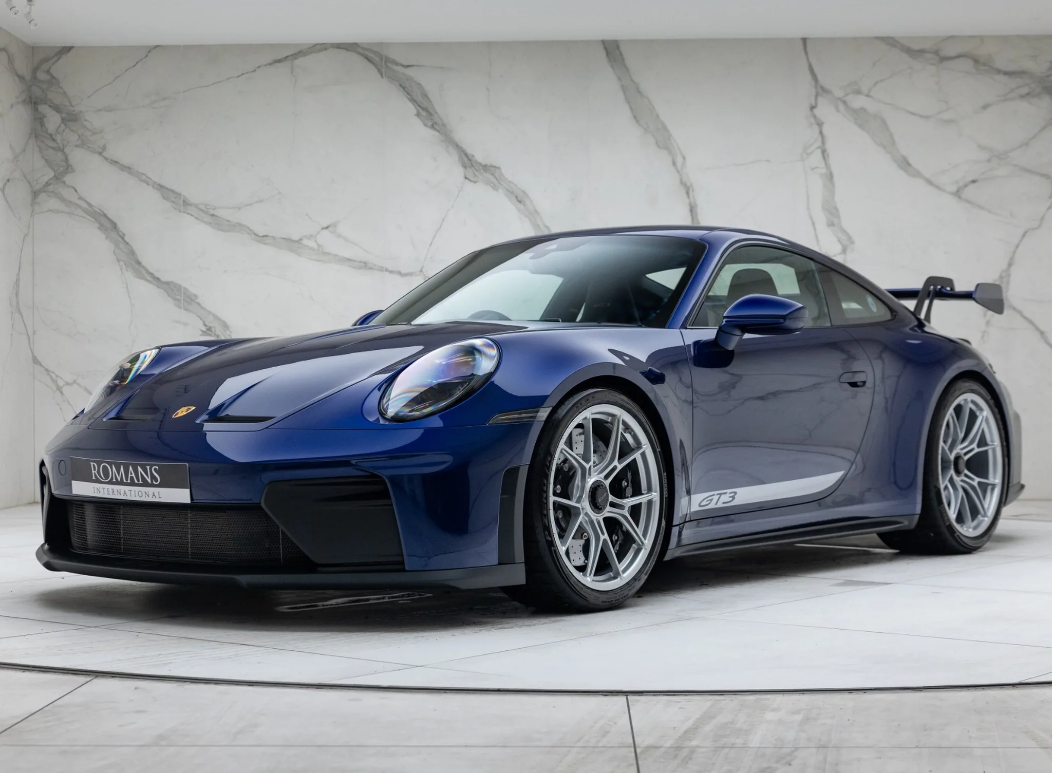 2025 Porsche 911 GT3 proposée par un concessionnaire spécialisé à Banstead, Royaume-Uni, photo principale