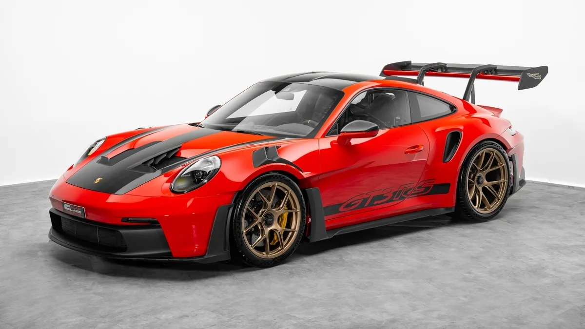 2025 Porsche 911 GT3 RS offered by a specialist dealer in Dubai, United Arab Emirates, photo 2 of 25