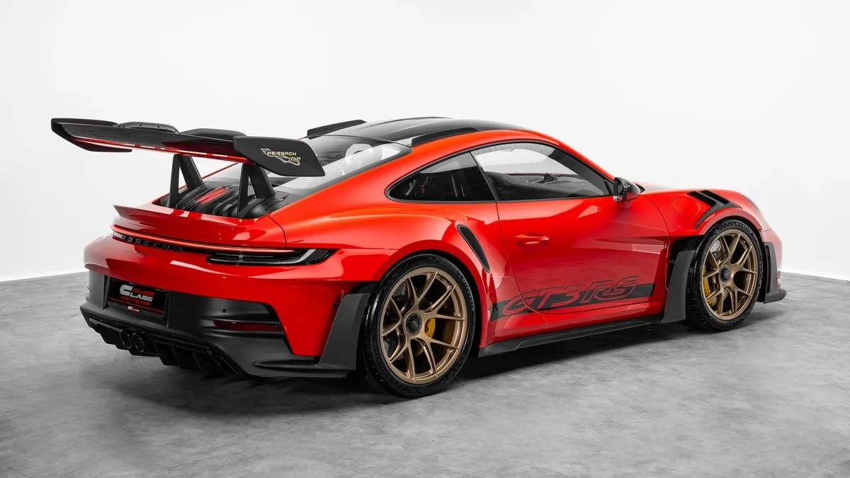 2025 Porsche 911 GT3 RS offered by a specialist dealer in Dubai, United Arab Emirates, photo 3 of 25