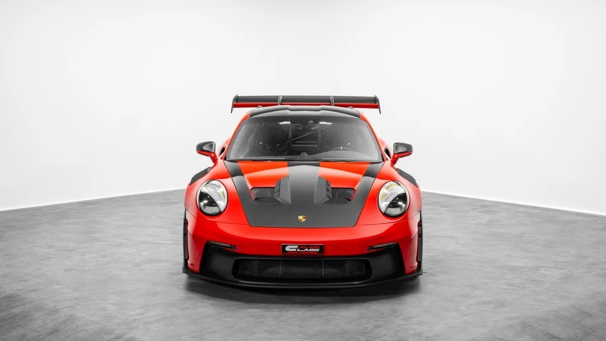 2025 Porsche 911 GT3 RS offered by a specialist dealer in Dubai, United Arab Emirates, photo 4 of 25