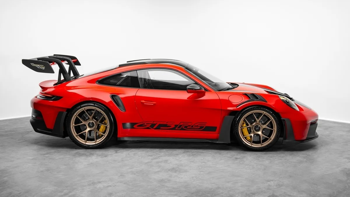 2025 Porsche 911 GT3 RS offered by a specialist dealer in Dubai, United Arab Emirates, photo 5 of 25