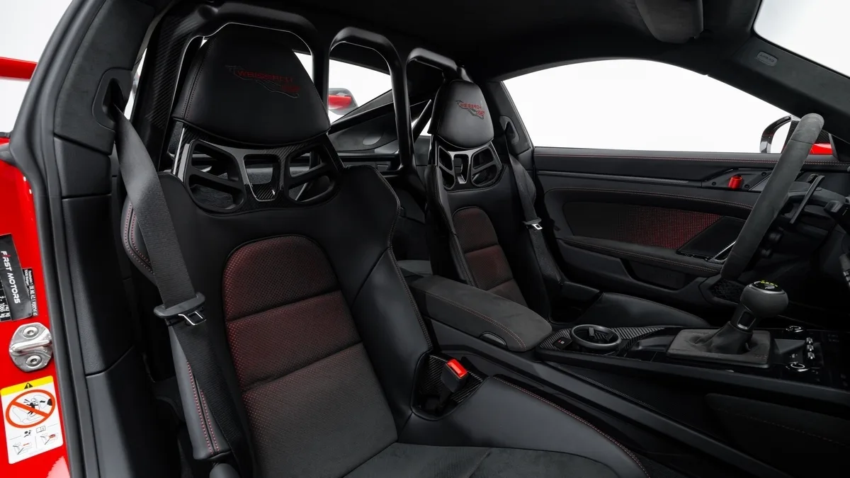 2025 Porsche 911 GT3 RS offered by a specialist dealer in Dubai, United Arab Emirates, photo 23 of 25