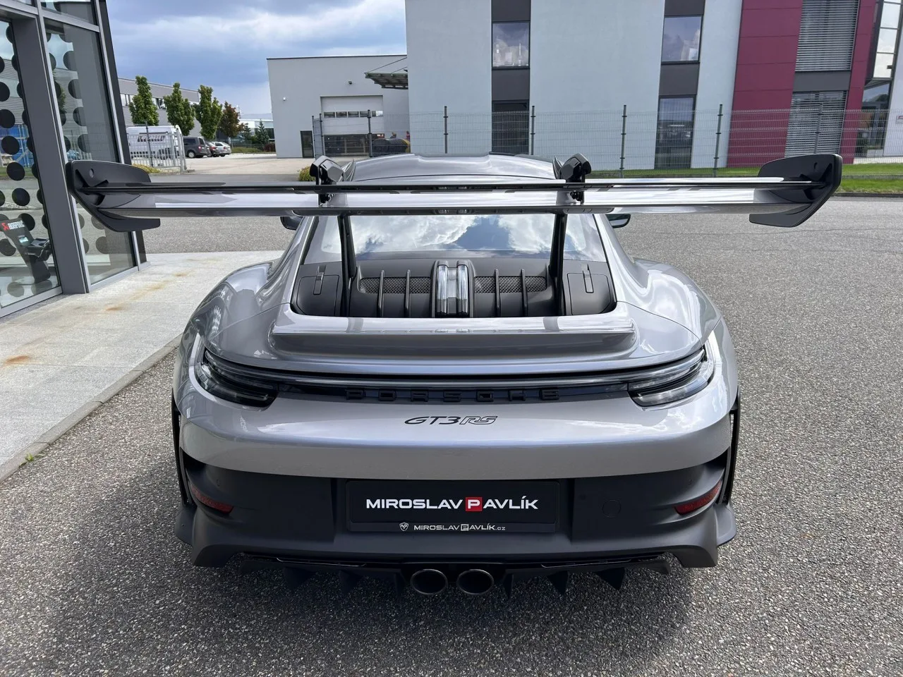 2025 Porsche 911 GT3 RS Weissach package proposée par un concessionnaire spécialisé à Písek, Tchéquie, photo 4 sur 24