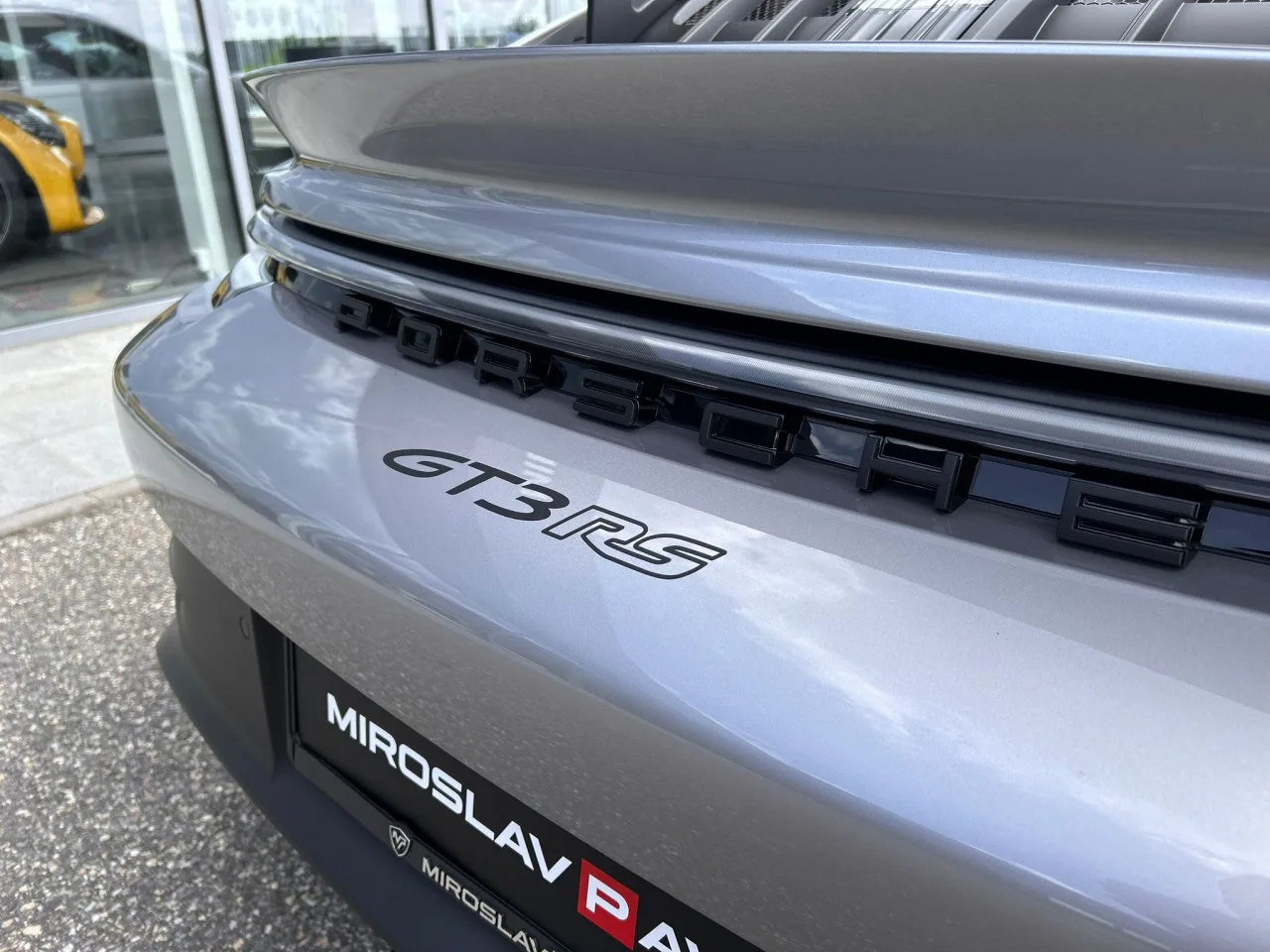 2025 Porsche 911 GT3 RS Weissach package proposée par un concessionnaire spécialisé à Písek, Tchéquie, photo 8 sur 24