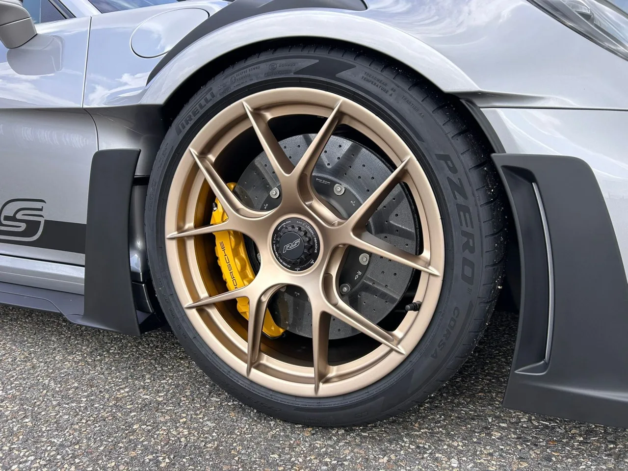 2025 Porsche 911 GT3 RS Weissach package proposée par un concessionnaire spécialisé à Písek, Tchéquie, photo 11 sur 24