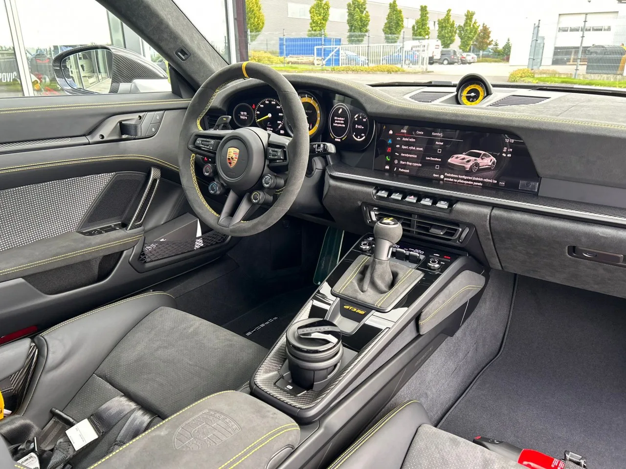 2025 Porsche 911 GT3 RS Weissach package proposée par un concessionnaire spécialisé à Písek, Tchéquie, photo 14 sur 24