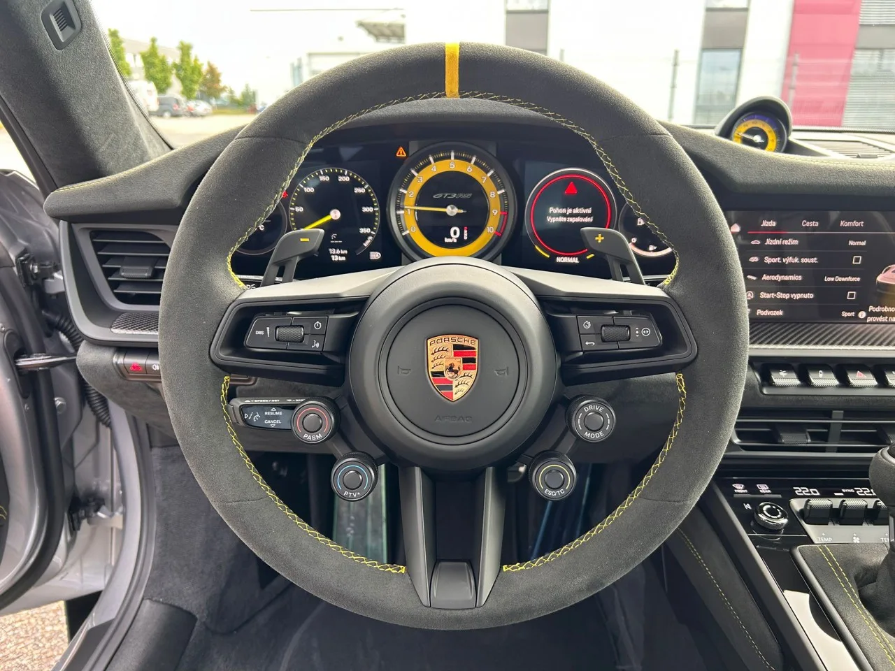 2025 Porsche 911 GT3 RS Weissach package proposée par un concessionnaire spécialisé à Písek, Tchéquie, photo 16 sur 24