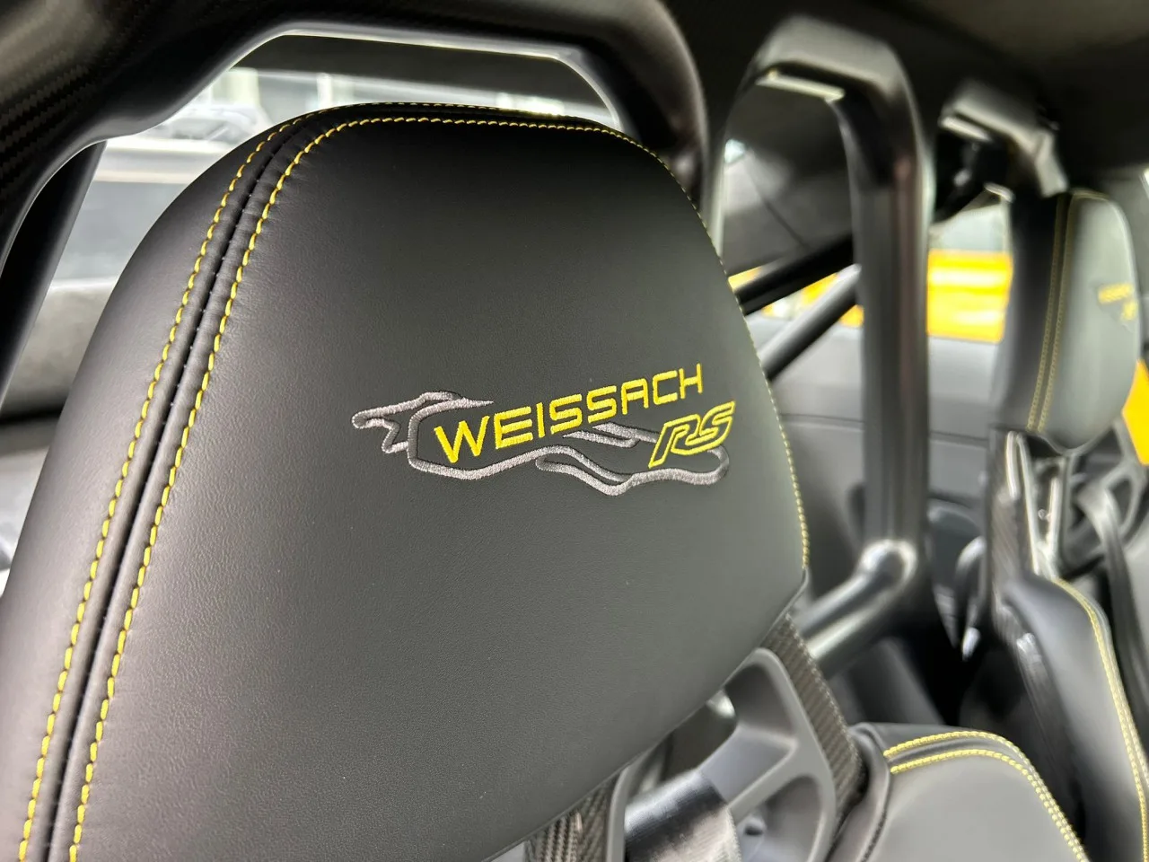 2025 Porsche 911 GT3 RS Weissach package proposée par un concessionnaire spécialisé à Písek, Tchéquie, photo 22 sur 24