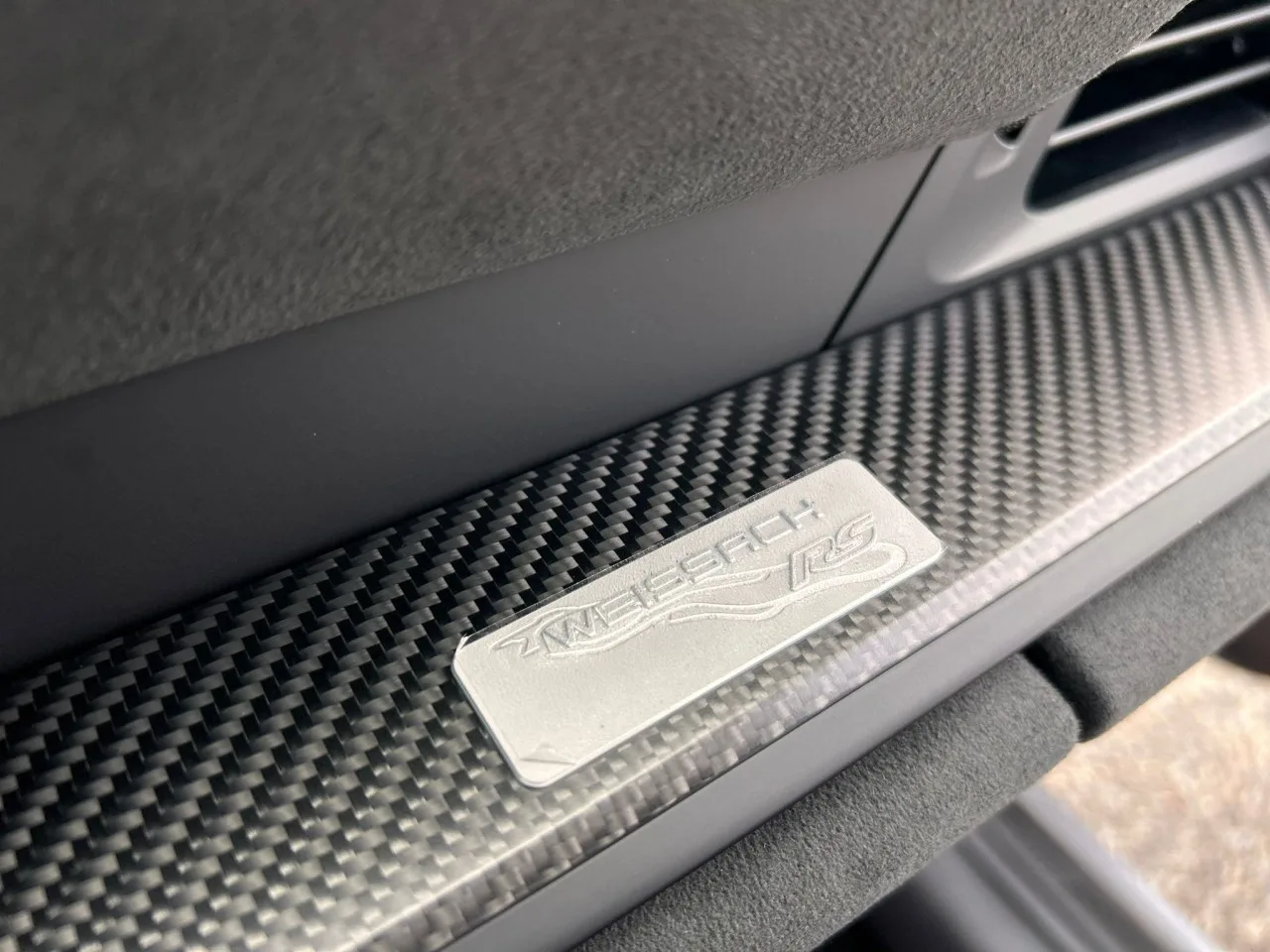 2025 Porsche 911 GT3 RS Weissach package proposée par un concessionnaire spécialisé à Písek, Tchéquie, photo 23 sur 24