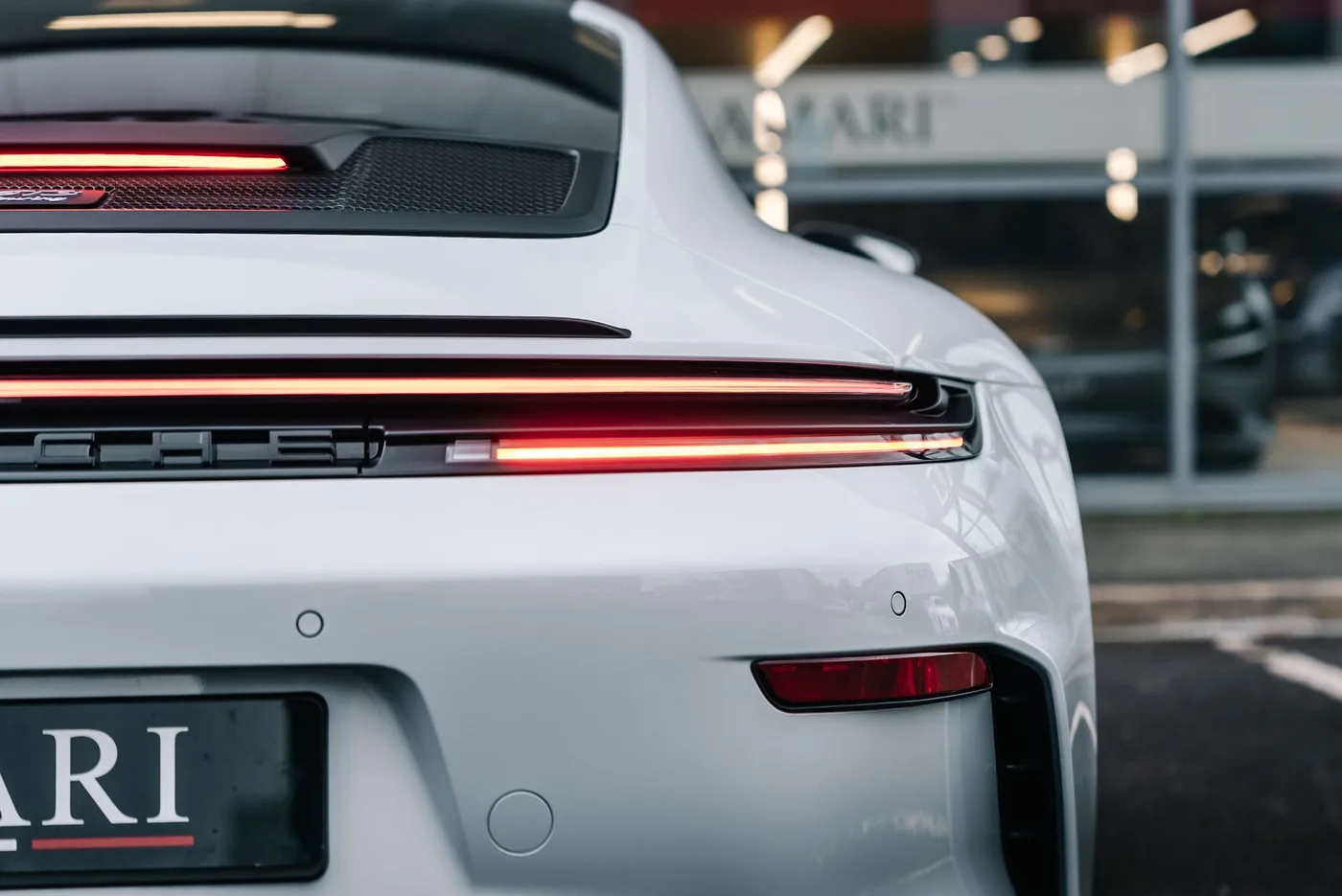 2025 Porsche 911 GT3 Touring proposée par un spécialiste de la supercar à Preston, Royaume-Uni, photo 8 sur 25