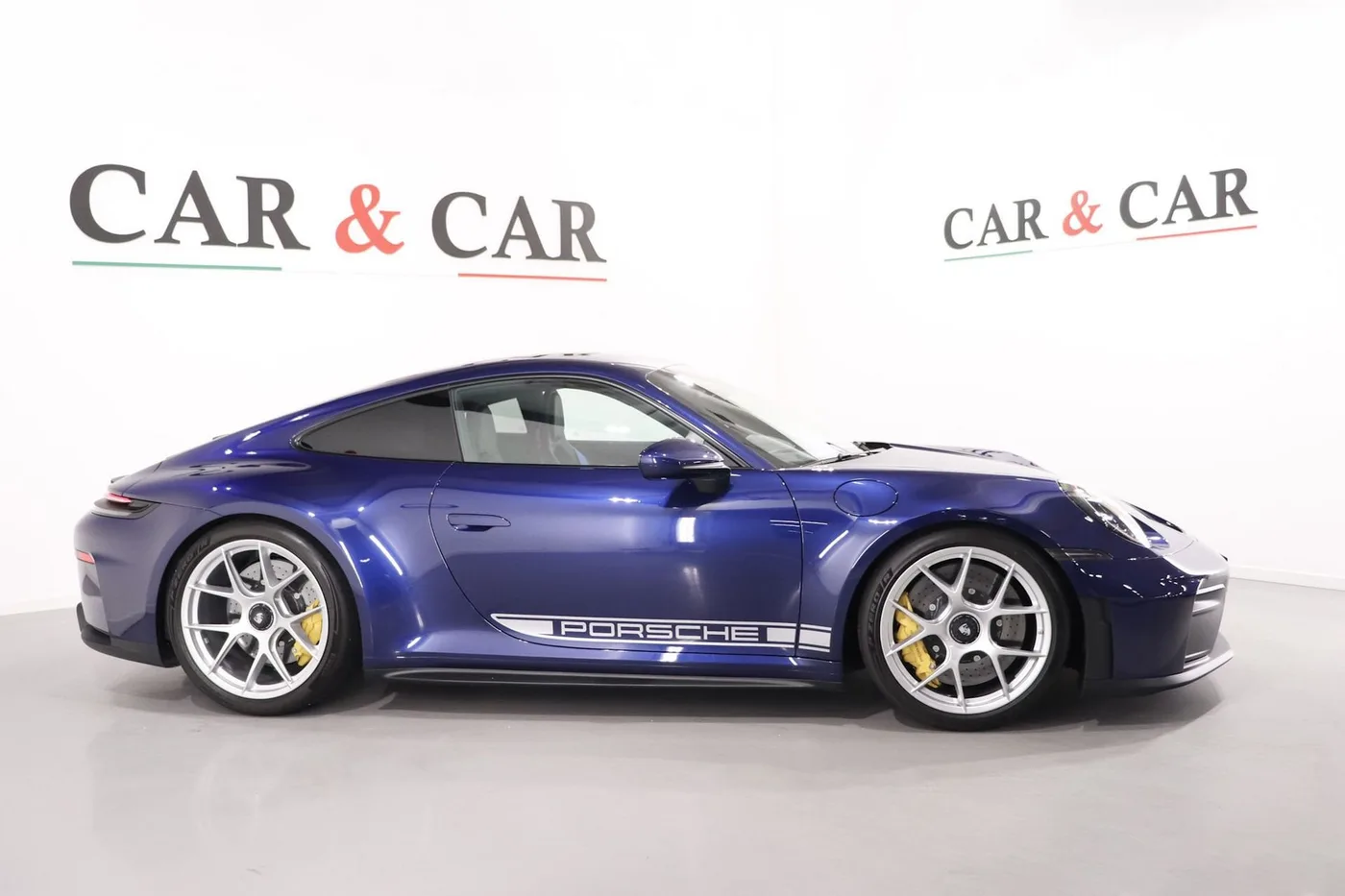 2025 Porsche 911 GT3 Touring offered by a supercar dealer in Zibido San Giacomo, Italy, photo 5 of 25