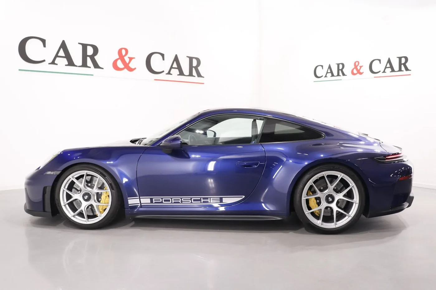 2025 Porsche 911 GT3 Touring offered by a supercar dealer in Zibido San Giacomo, Italy, photo 6 of 25