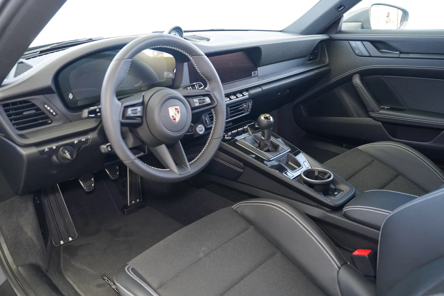 2025 Porsche 911 GT3 Touring, 2/16