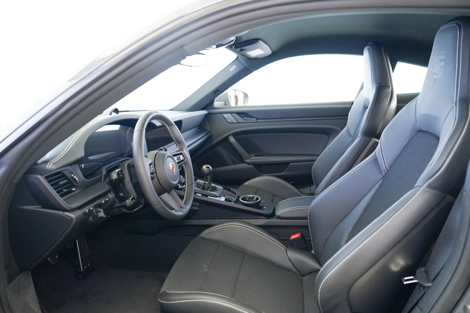 2025 Porsche 911 GT3 Touring, 3/16