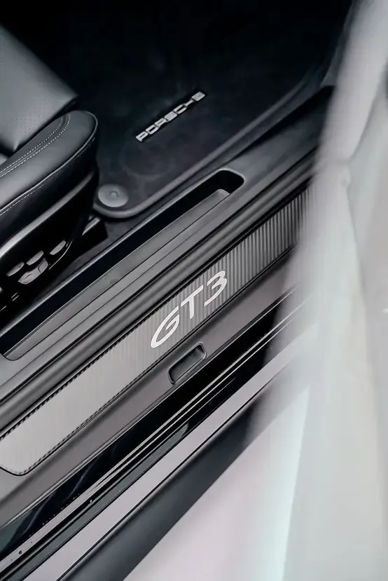 2025 Porsche 911 GT3 Touring, 8/26