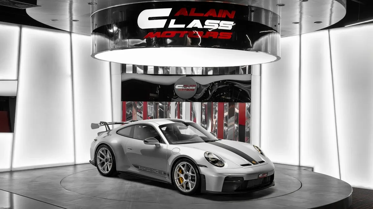 2025 Porsche 911 GT3 Weissach package angeboten von einem Fachhändler in Dubai, Vereinigte Arabische Emirate, Hauptfoto