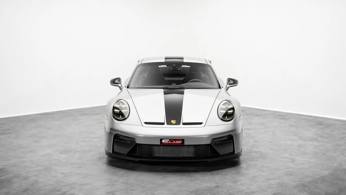 2025 Porsche 911 GT3 Weissach package angeboten von einem Fachhändler in Dubai, Vereinigte Arabische Emirate, Foto 4 von 25
